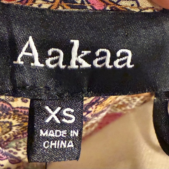 NWT Aakaa Boho Floral/Tribal Print Blouse - Picture 10 of 12